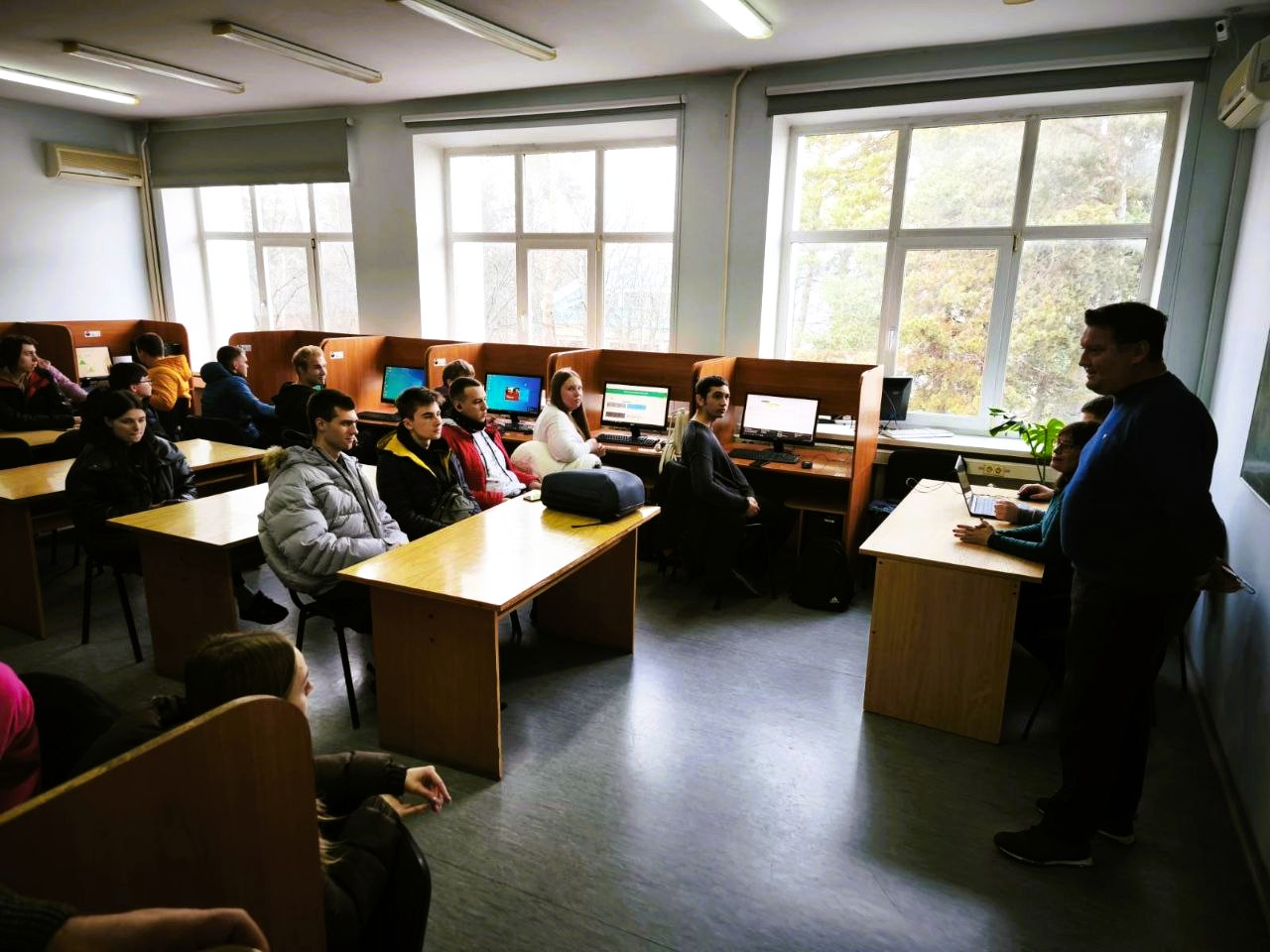 Понад 20 учасників та складні практичні кейси: перебіг студентської олімпіади з інформатики